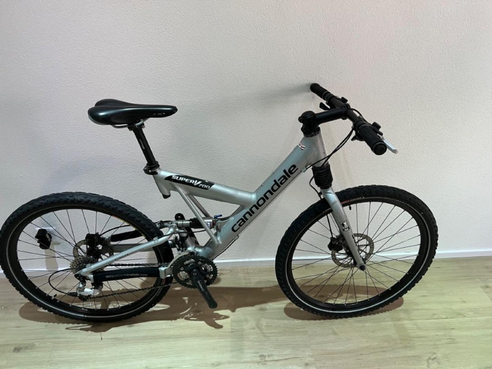 Mountainbike kaufen: CANNONDALE Super V 700 Occasion