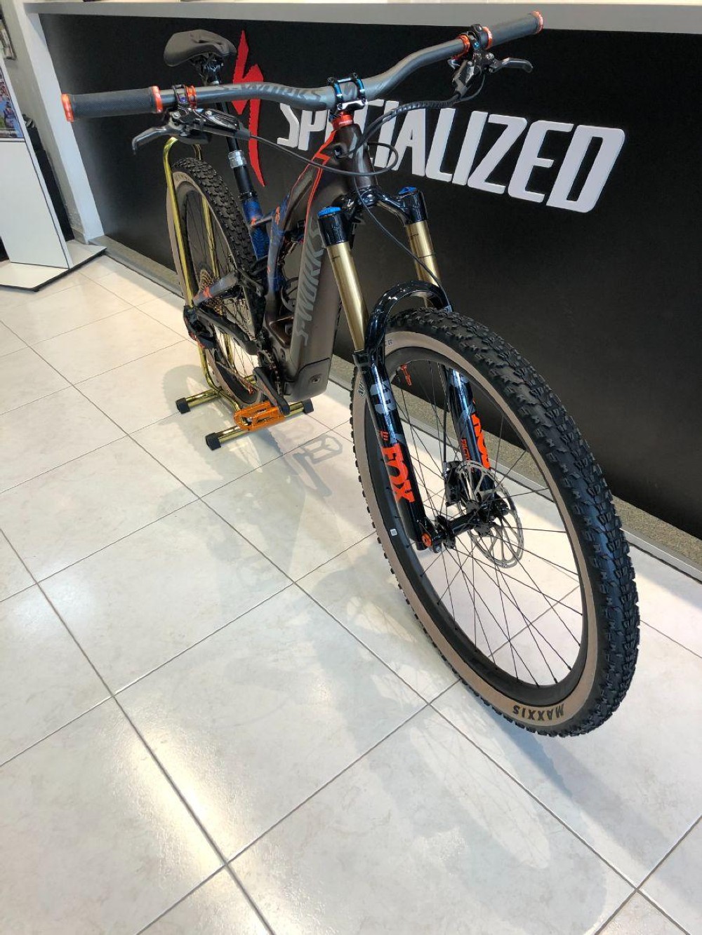 E-Bike kaufen: SPECIALIZED SW Levo Troy Lee Nouveau