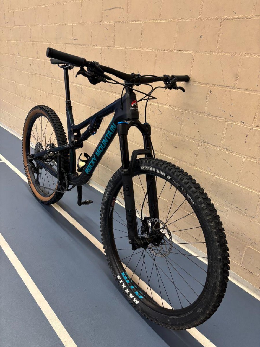 Vélo tout terrain kaufen: ROCKY MOUNTAIN Instinct Occasion