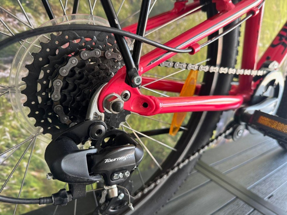 Kindervelo kaufen: SPECIALIZED Hotrock 24" Occasion