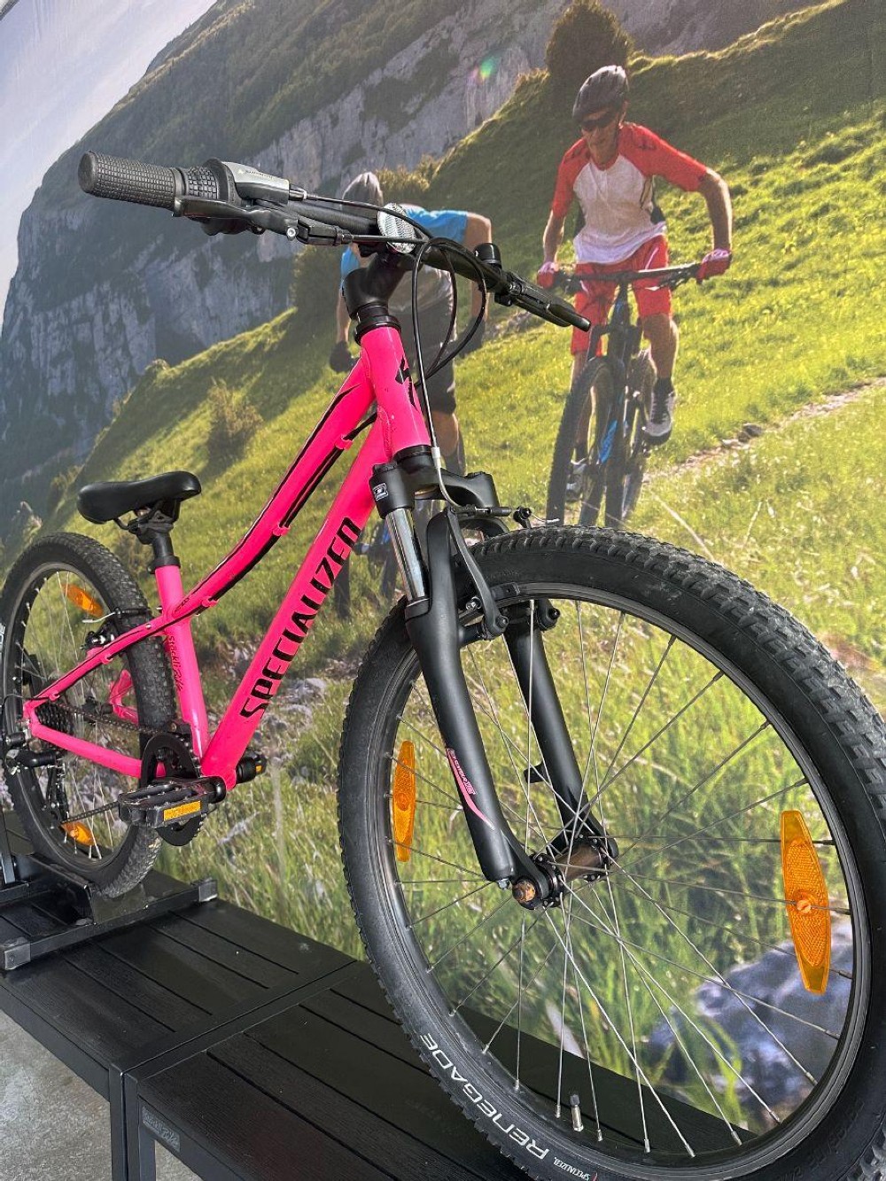 Kindervelo kaufen: SPECIALIZED Hotrock 24" Occasion