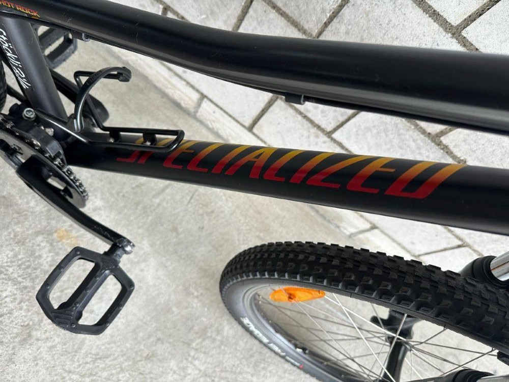 Kindervelo kaufen: SPECIALIZED Hotrock 24 Occasion