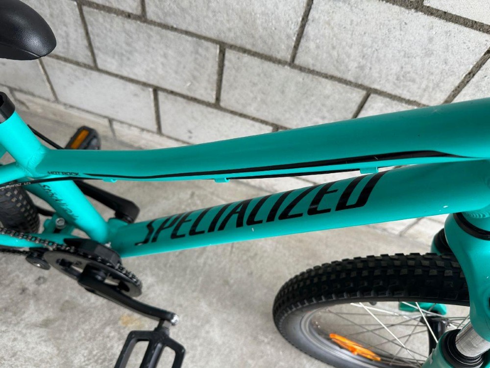 Kindervelo kaufen: SPECIALIZED Hotrock 20 Occasion