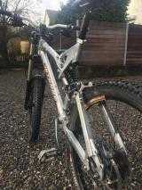 Bikes Mountainbike INTENSE UZZI SLX