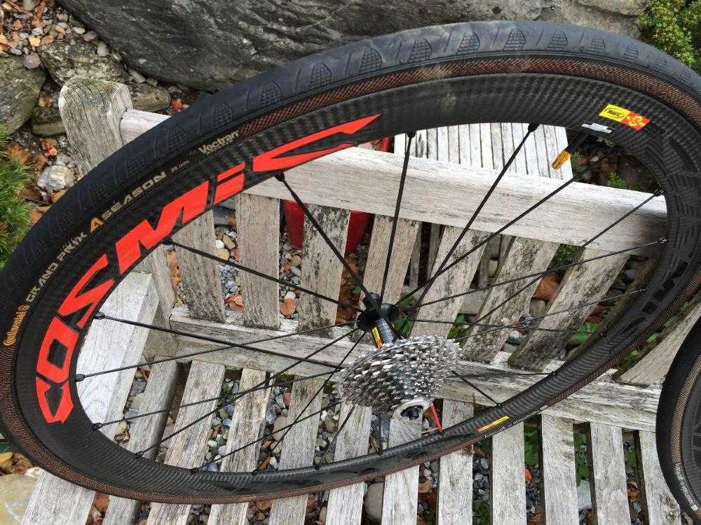 Fahrradteile kaufen: Roues MAVIC Cosmic Carbon 40C Occasion