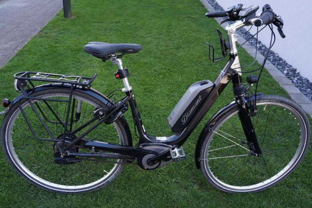 fahrrad mit doppelte federung und taschen