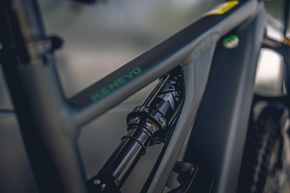 E-Bike kaufen: SPECIALIZED Specialized Kenevo Comp Neu