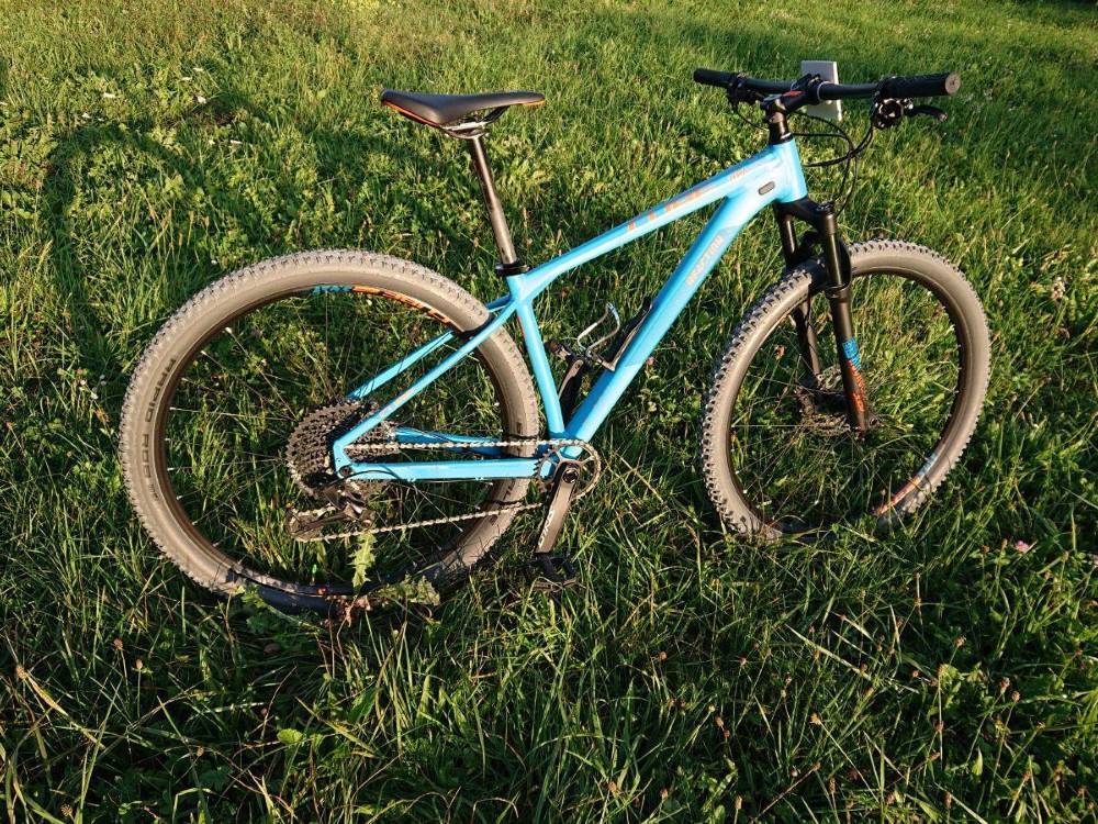 cube reaction race blue