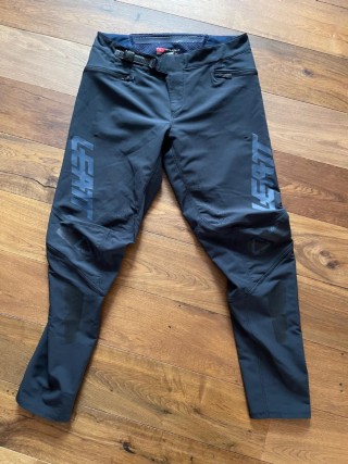 Velozubehör kaufen: Bekleidung 100% Leatt DBX 4.0 Hose Occasion