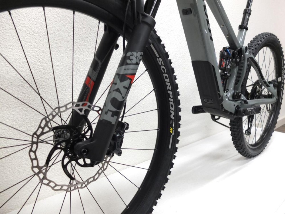 E-Bike kaufen: E-BIKE Pivot Shuttle SL Neu