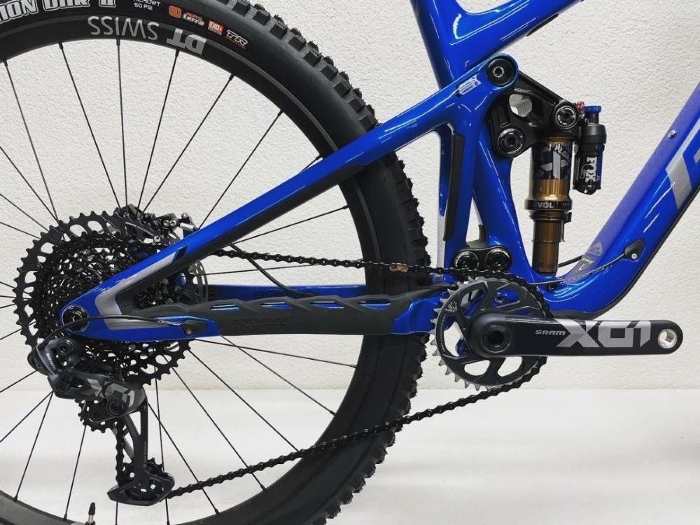 Mountainbike kaufen: PIVOT CYCLES Switchblade Testvelo