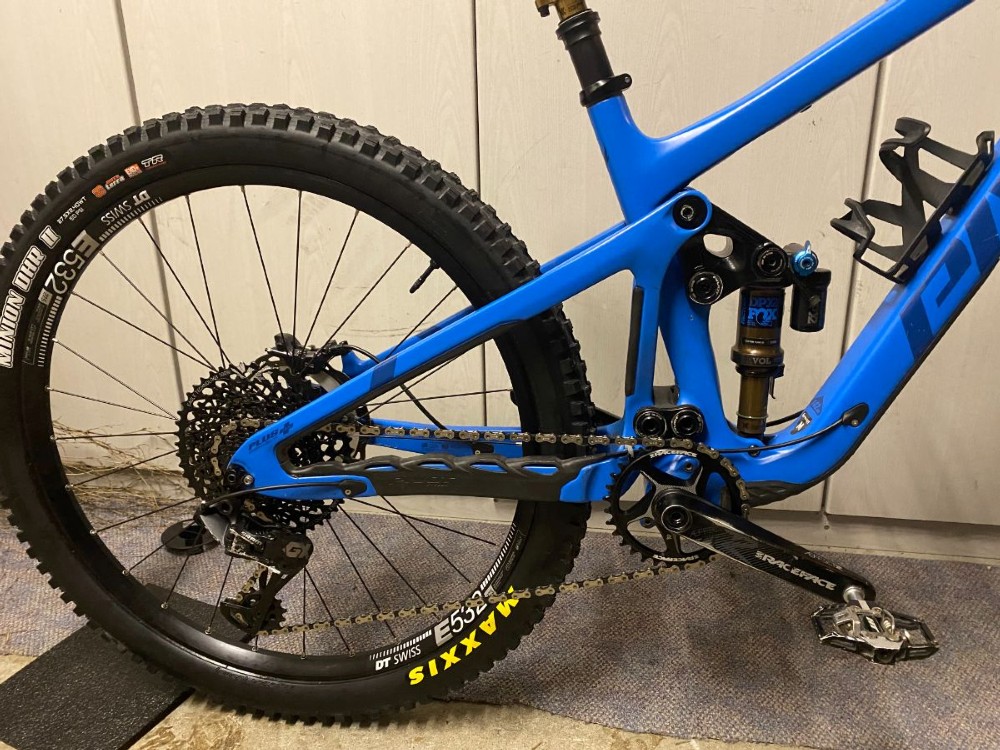 Mountainbike kaufen: PIVOT CYCLES Switchblade Occasion