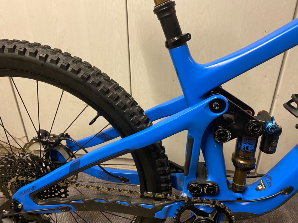 Mountainbike kaufen: PIVOT CYCLES Switchblade Occasion