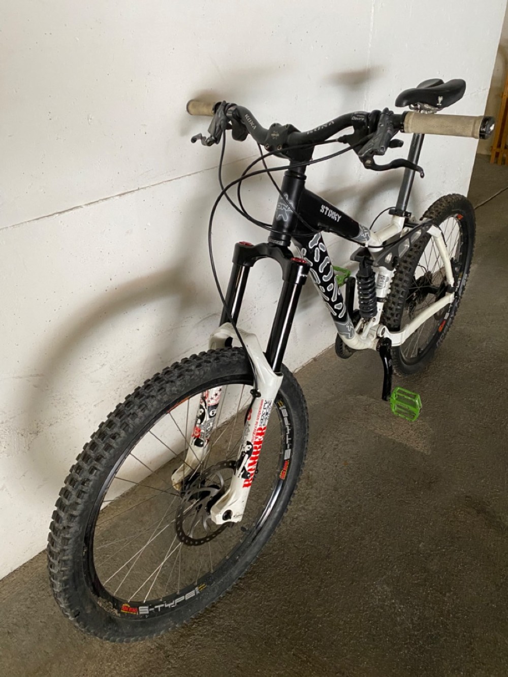 Mountainbike kaufen: KONA Stinky Occasion