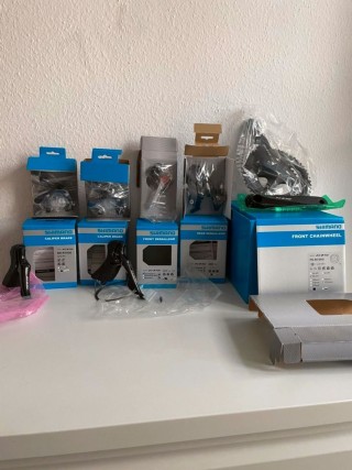 Fahrradteile kaufen: Schaltungen SHIMANO Ultegra di2 FC R8100 Neu