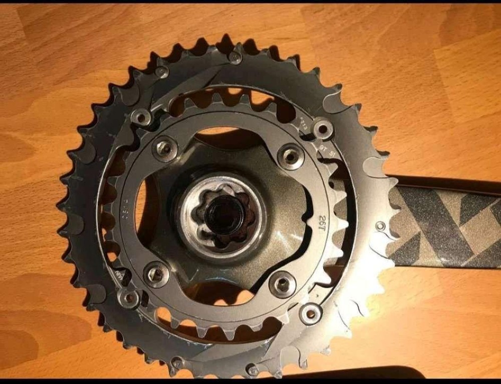 Fahrradteile kaufen: Kettenblätter/Kassetten/Führungen SRAM Carbon Kurbel Truvativ Occasion