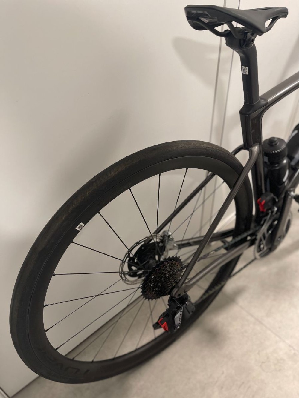 Rennvelo kaufen: SPECIALIZED S-Works Roubaix SL8 SRAM RED AXS Occasion